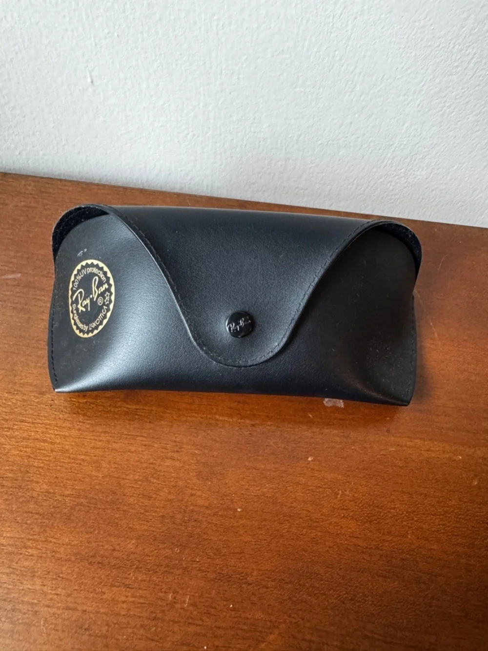 Authentic Ray-Ban RB4122 Black Polarized Sunglasses w/ Case & Cleaning Kit